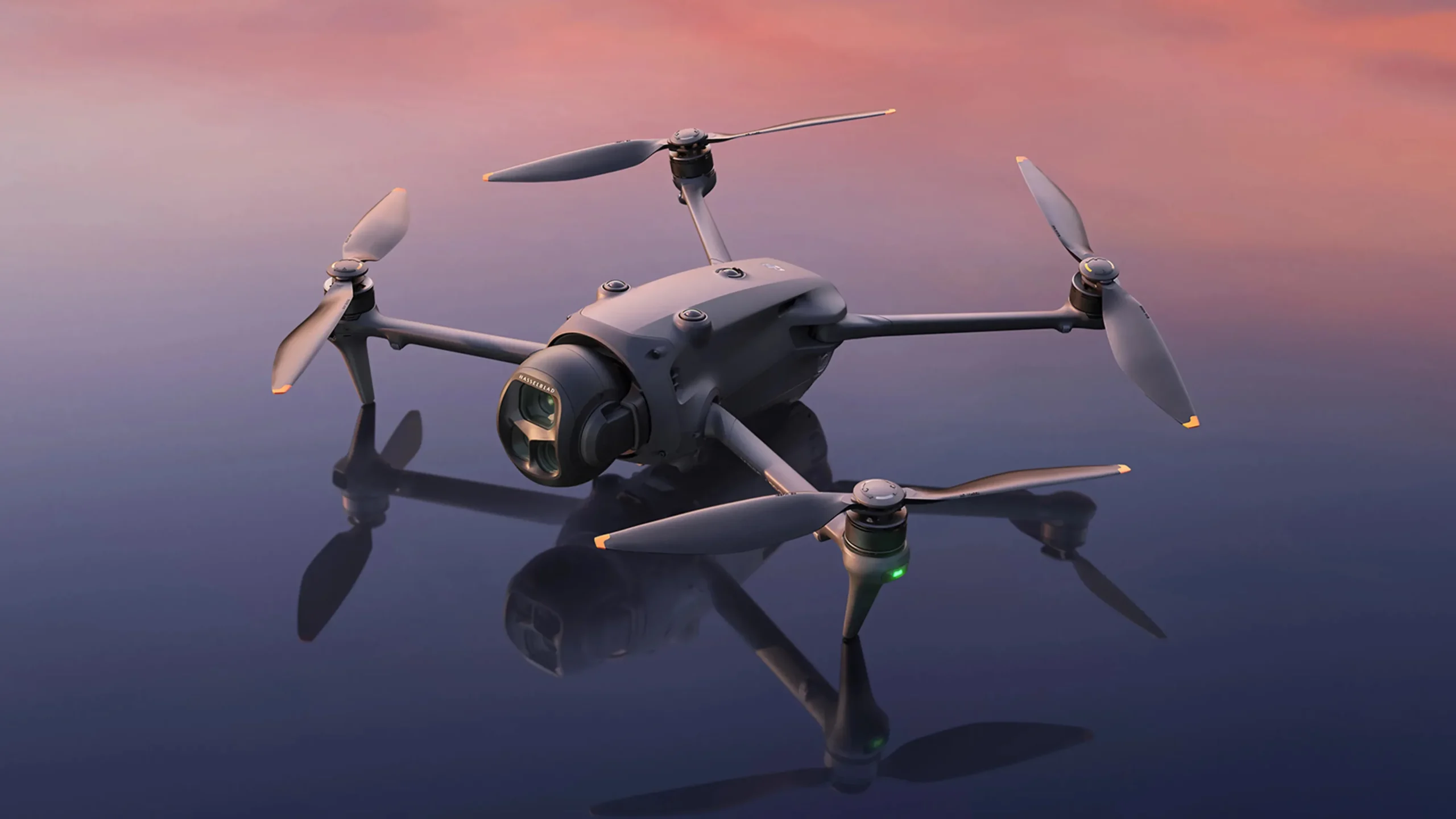 DJI Mavic 4 Pro — вид спереди